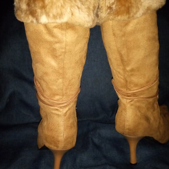 " FUR - TRIMMED  FAUX SUEDE " Heeled Boots - Picture 3 of 5